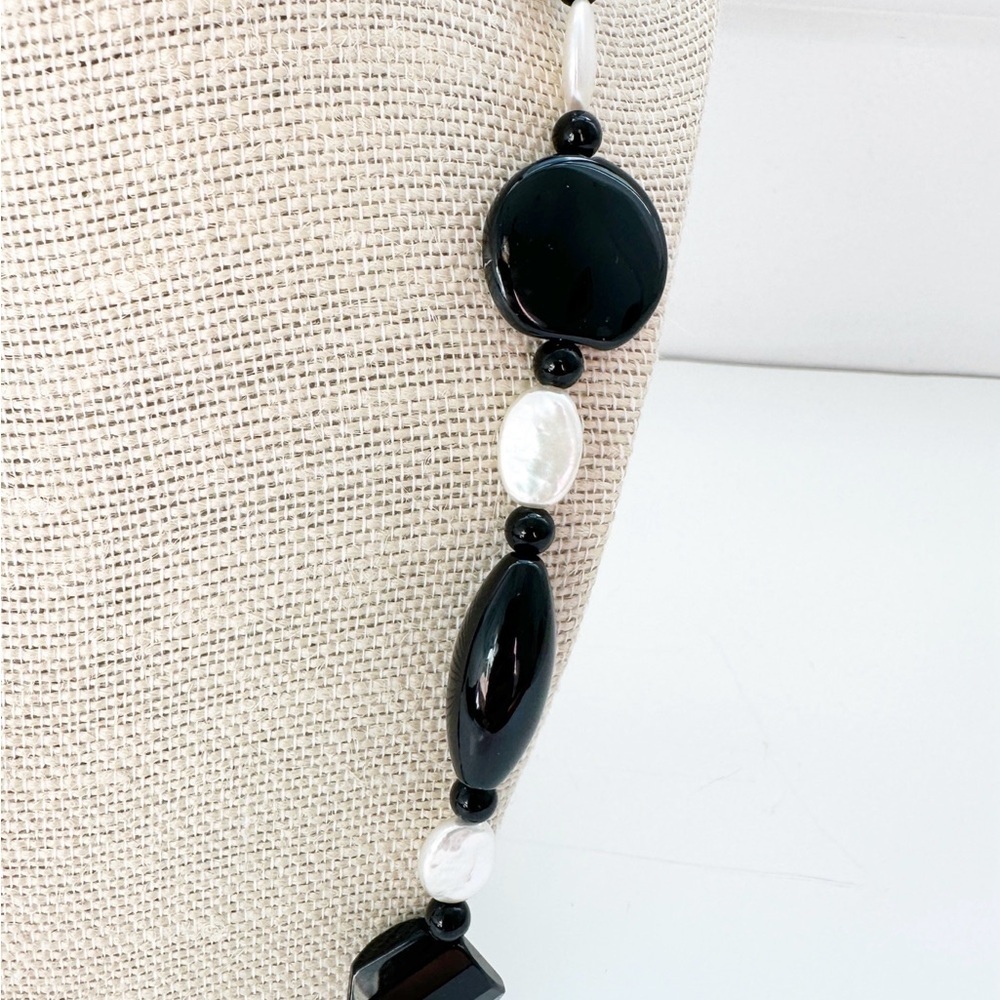 NWT Genuine Black Onyx, Agate & Pearls Necklace Beaded Black White - Picture 3 of 7